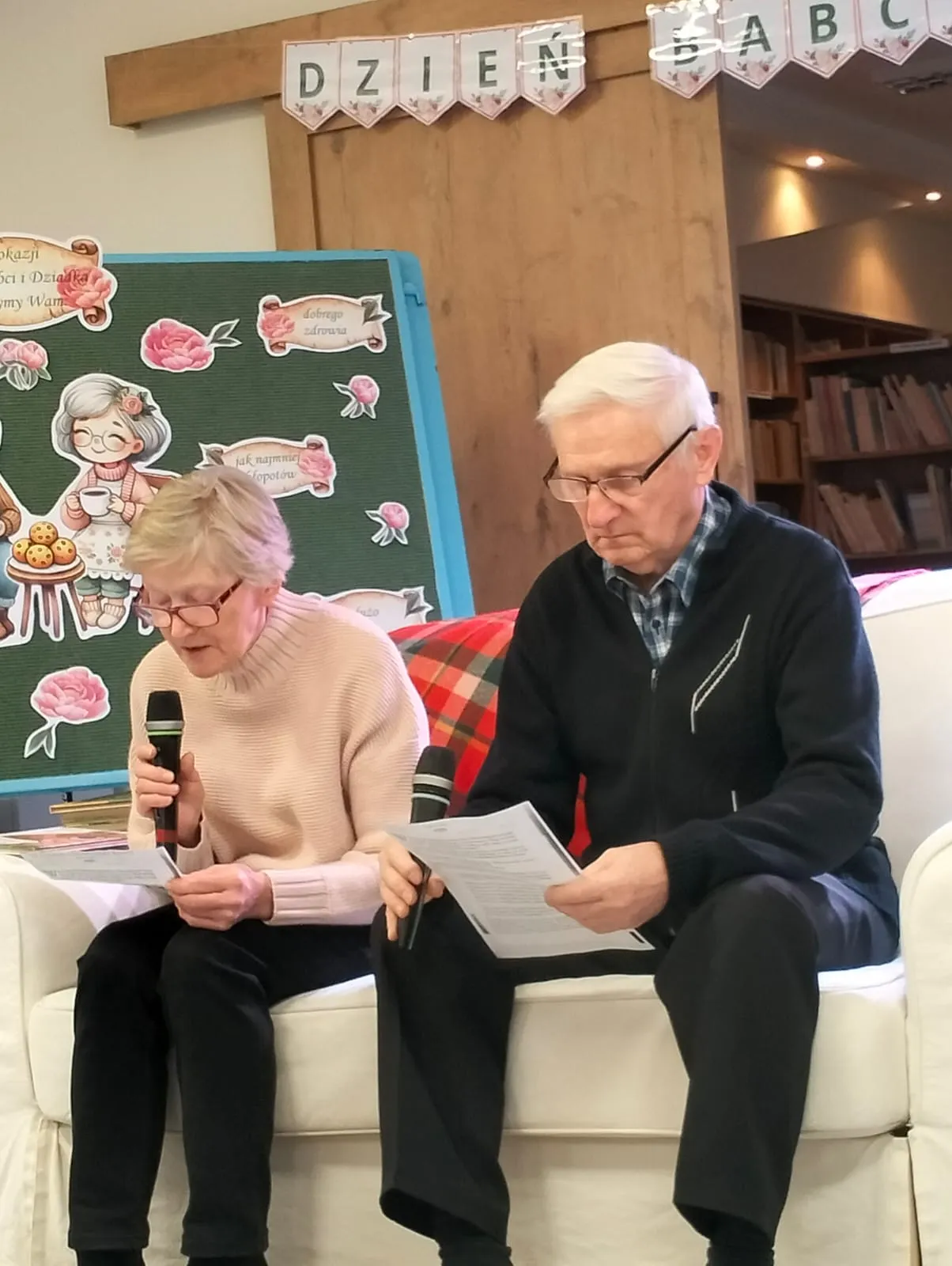 Poczytaj mi babciu, poczytaj mi dziadku