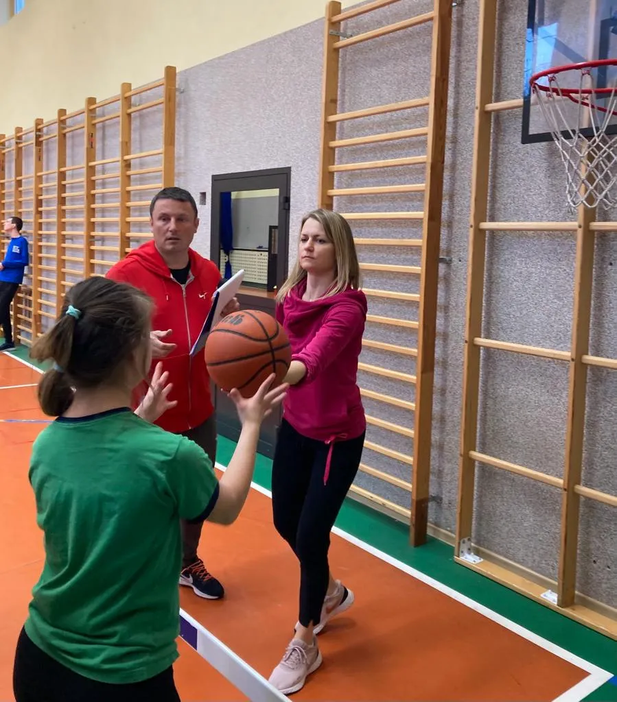 ZDROWO NA SPORTOWO