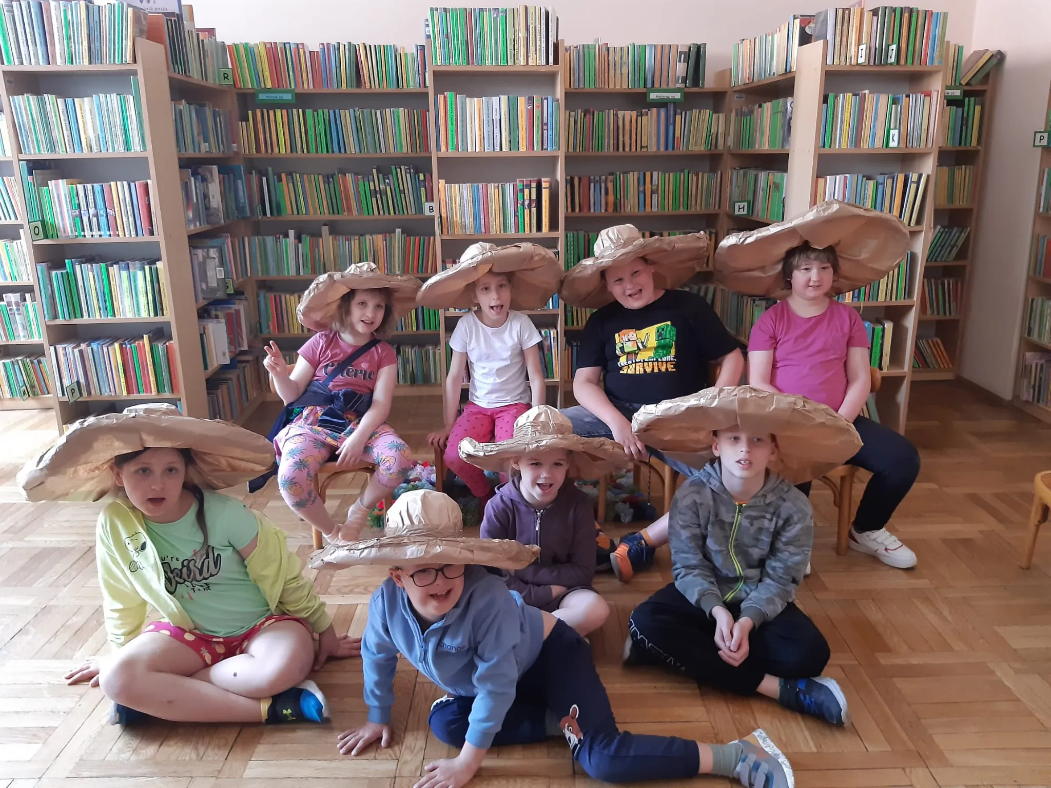 Lekcja biblioteczna „O Jasiu Kapeluszniku”